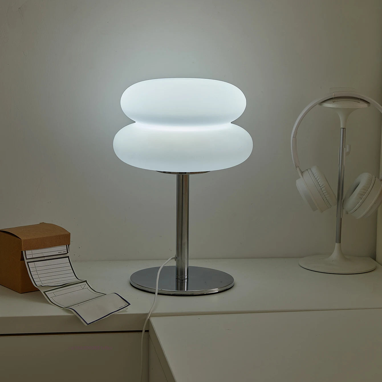 Creamy Style Bedside Table Lamp